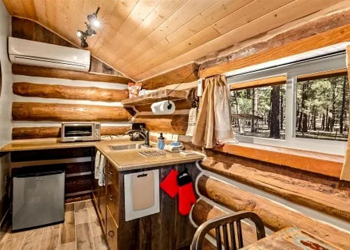 Cozy Historic Log With Fire Pit And Private Backyard On The Edge Of The Kaibab National Forest In Parks, Arizona Parks
